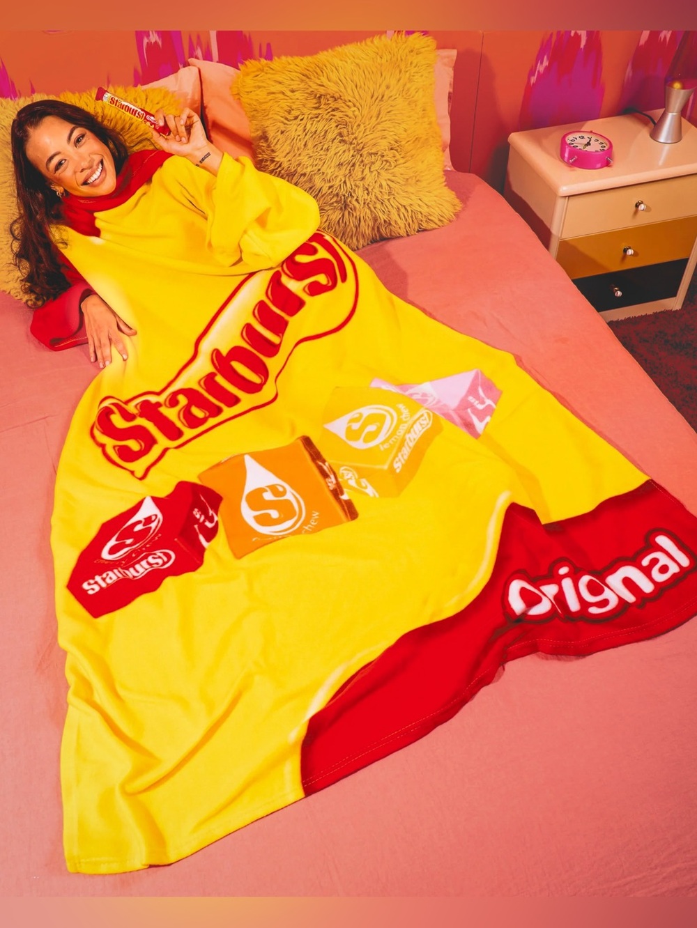 Snuggie Starburst Blanket with Sleeves Wearable Fleece Blanket NWT